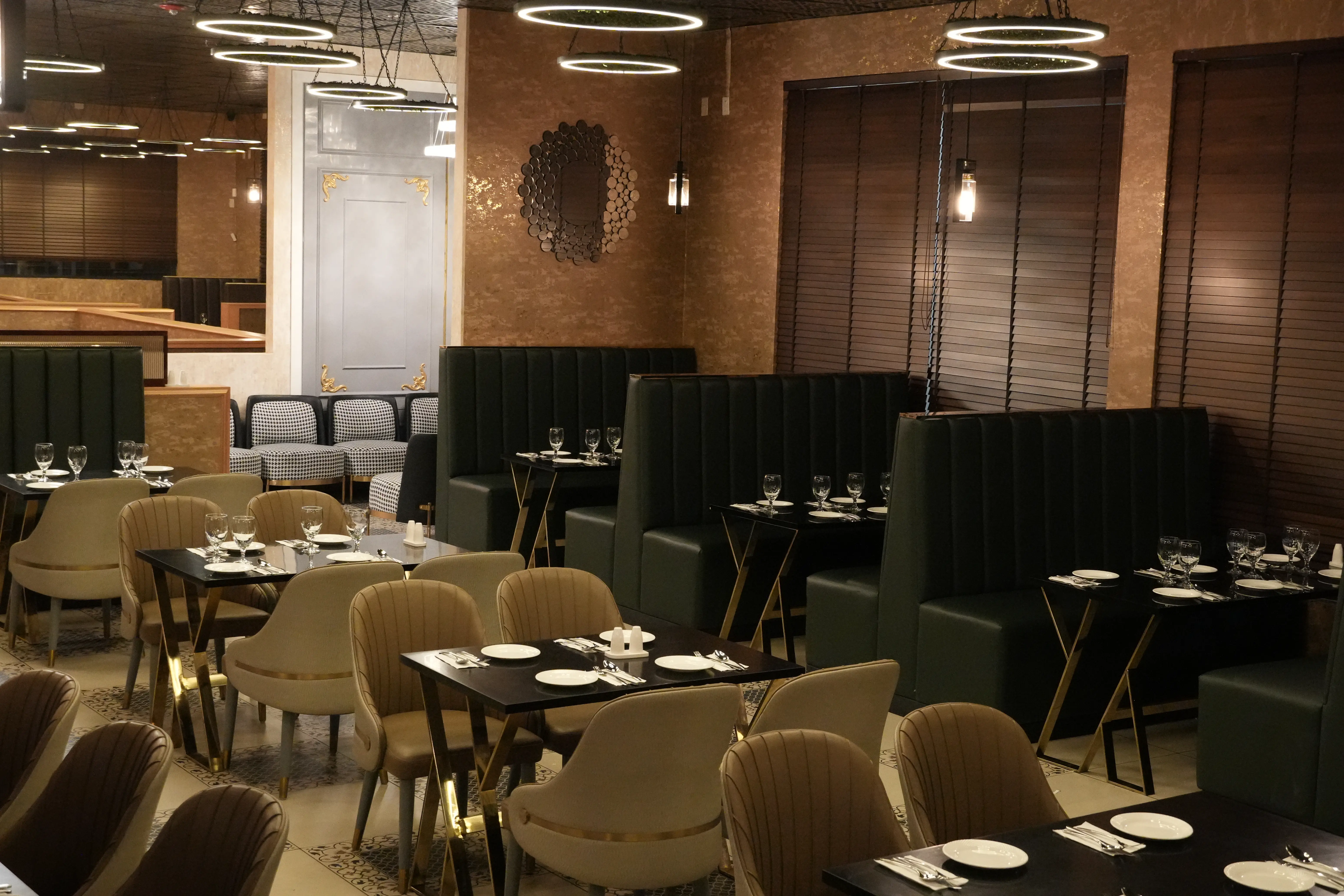 Bombay Bistro Indian Restaurant Redmond WA — interior and food